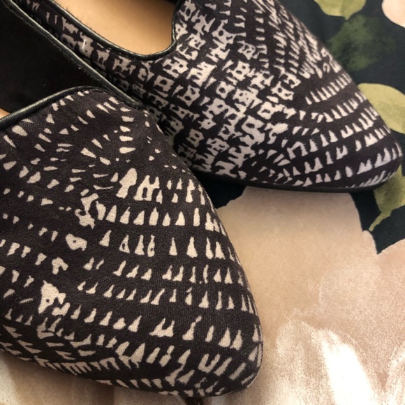 NWT MERONA Black & White Pattered Pointed Flats Size 11 - Picture 6 of 7